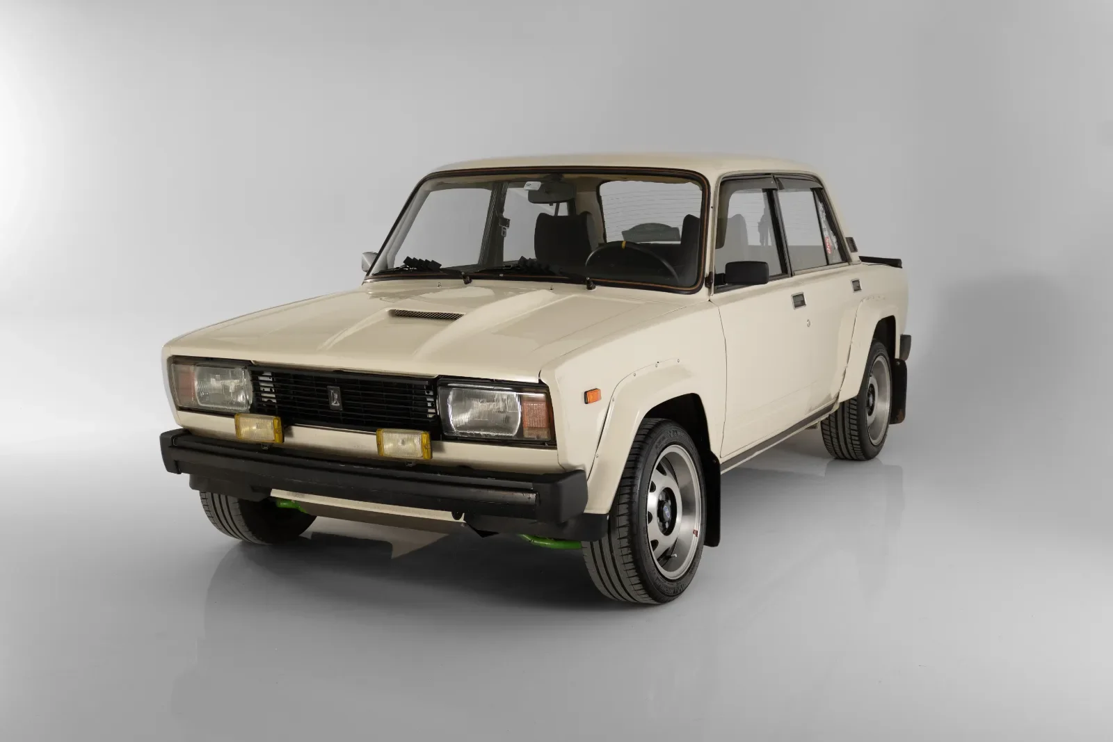 Lada 2105 urgent!!